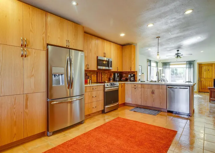 2 Mi To Asu! Updated Family W/ Patio + Yard *