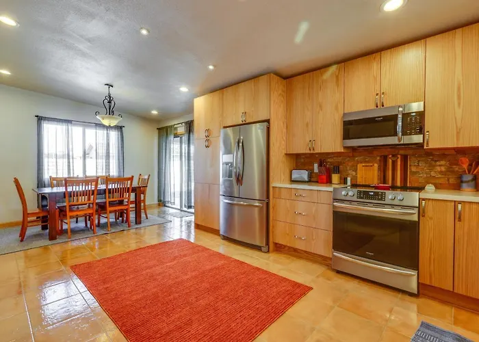 2 Mi To Asu! Updated Family W/ Patio + Yard Holiday home Tempe